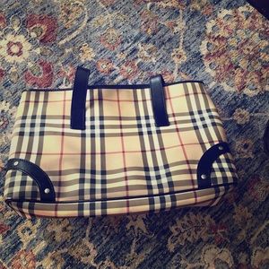Burberry purse
